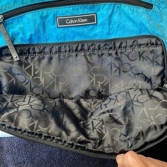 Calvin Klein blue Crossbody bag four different compartment pockets - Picture 3 of 14